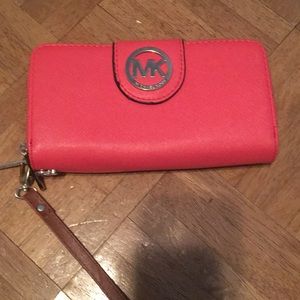 Brand new MICHAEL KORS wallet.